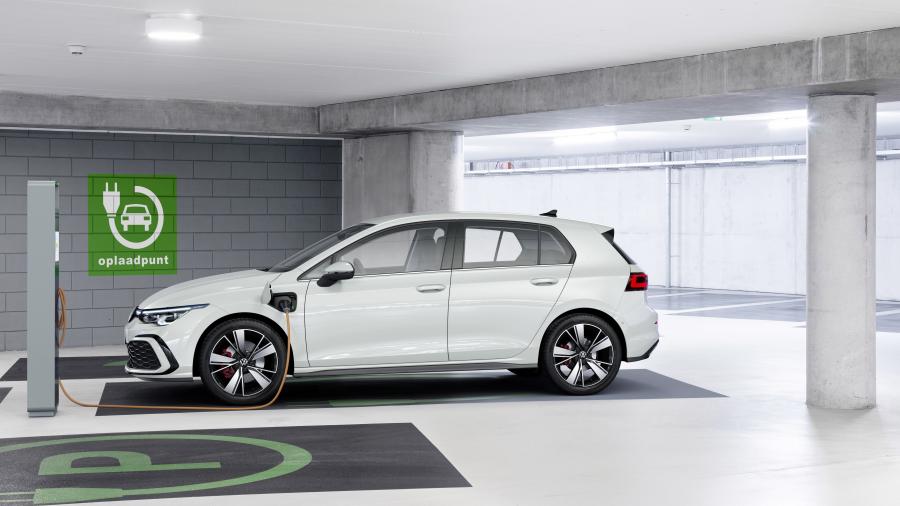  Volkswagen Golf GTE 2020 года  (WW) (фото 2 из 18)
